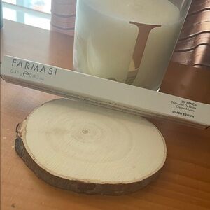 Farmasi Ash Brown Lip Definer